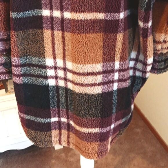 NWT American Eagle Outfitters  Sherpa Plaid Jacket/Shirt - Picture 9 of 15